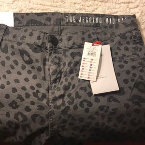 Cotton on leopard jegging
